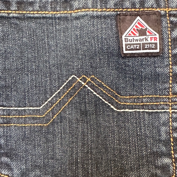 Men’s Bulwark flame resistant relaxed fit bootcut jean with stretch size 48 x 32 - Picture 5 of 5